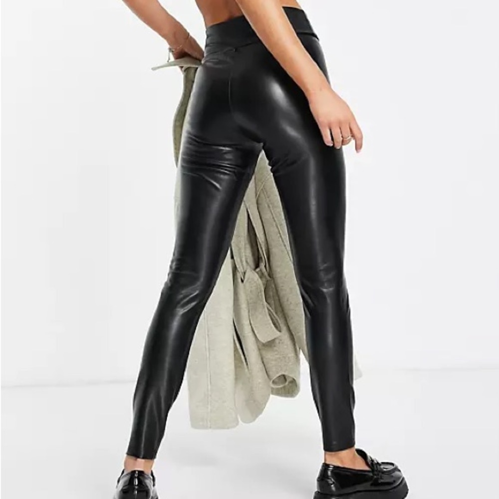 Abercrombie faux leather leggings with zipper - Picture 2 of 5